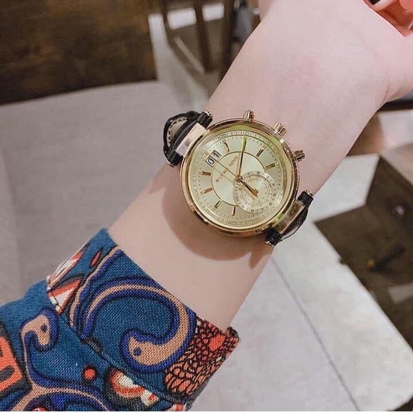 New Michael Kors Sawyer Gold Tone With Black Leather Strap Watch $275 - Picture 5 of 7